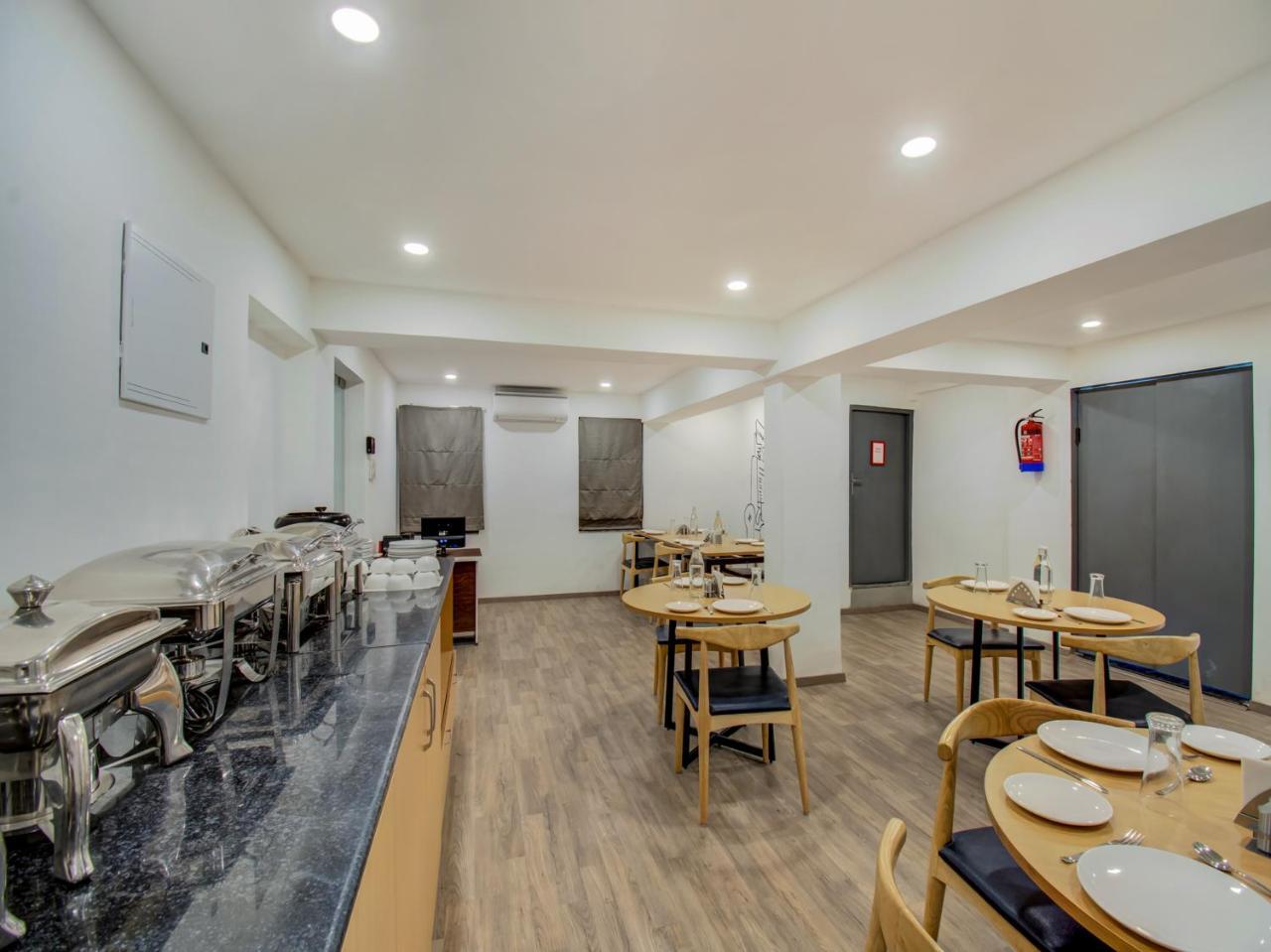 Oyo Townhouse 66 Nagpur Station Ca Road Otel Dış mekan fotoğraf