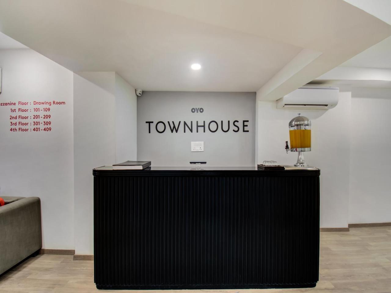 Oyo Townhouse 66 Nagpur Station Ca Road Otel Dış mekan fotoğraf
